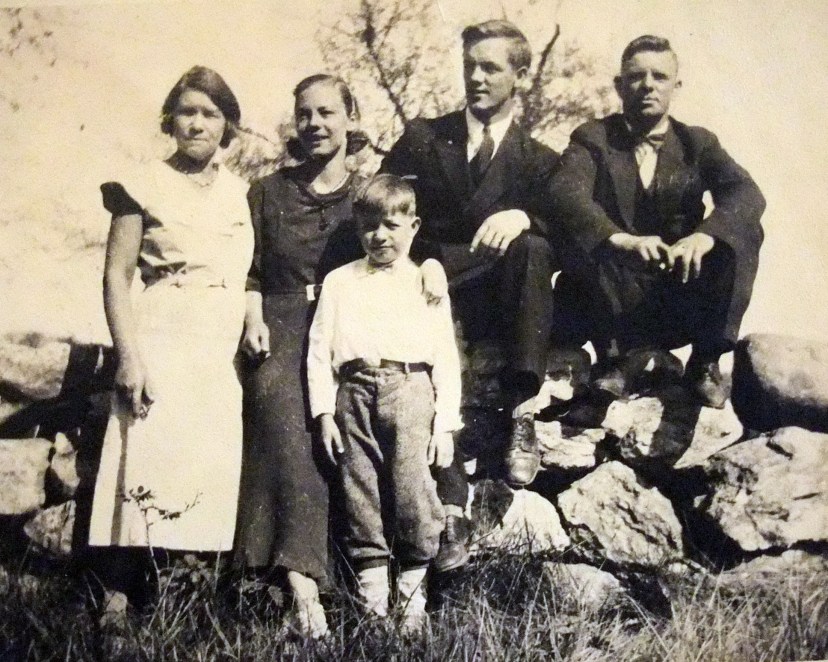 Elizabeth, Amy, Ernest, Peter Ernest, Robert Thomas in front